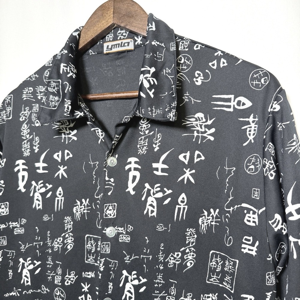 YMLA Men Black White Calligraphy Script Print Short Sleeve Button Down Shirt - L